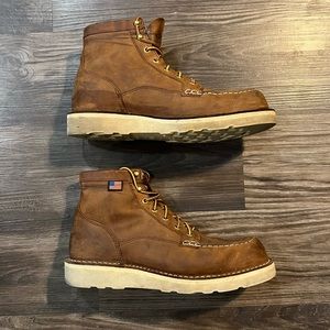 Danner Bull Run Moc Toe Boot, Men’s 9.5 EE (wide) in tobacco